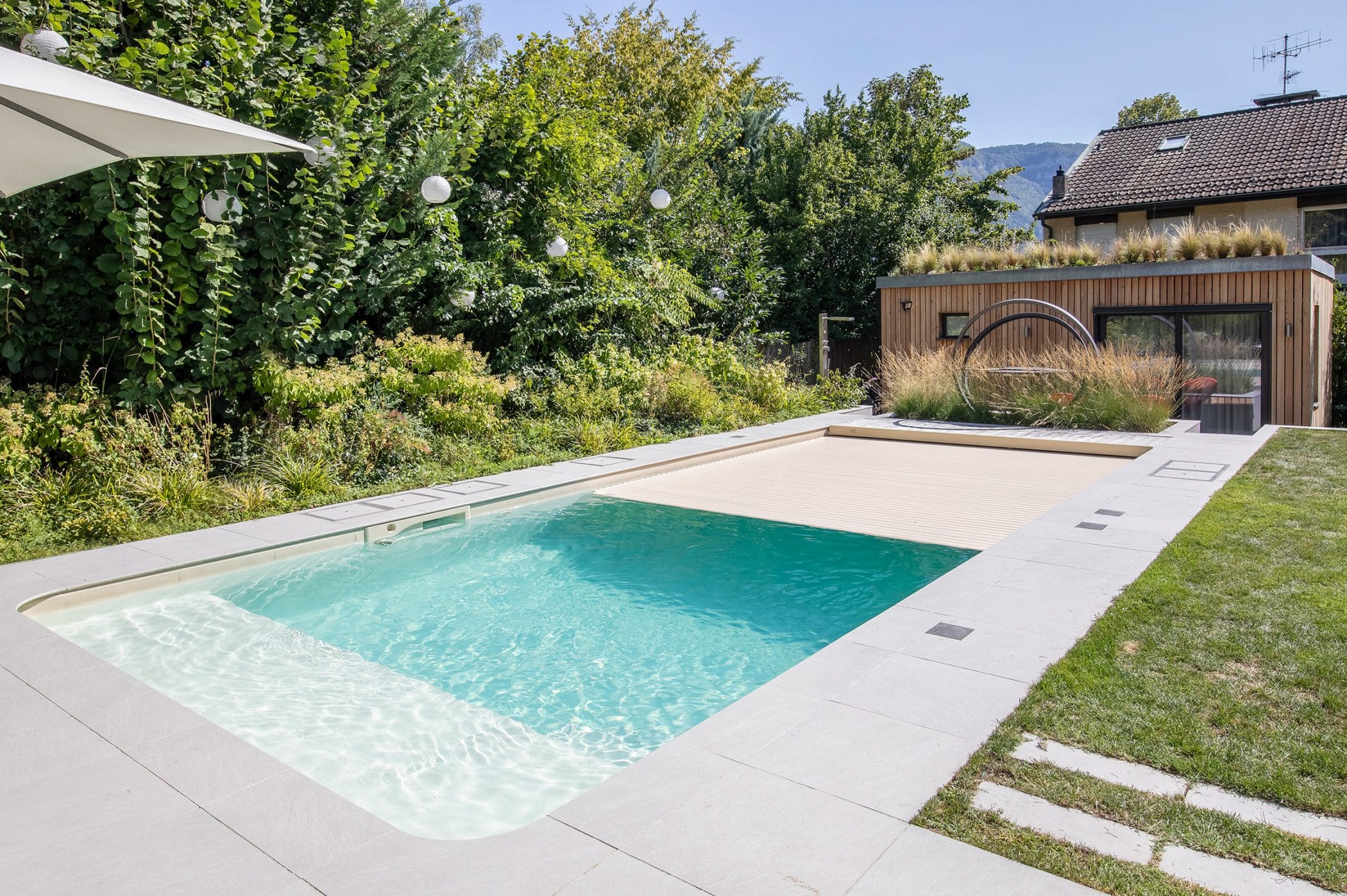 Local technique enterré pour piscines - Options et équipement piscine