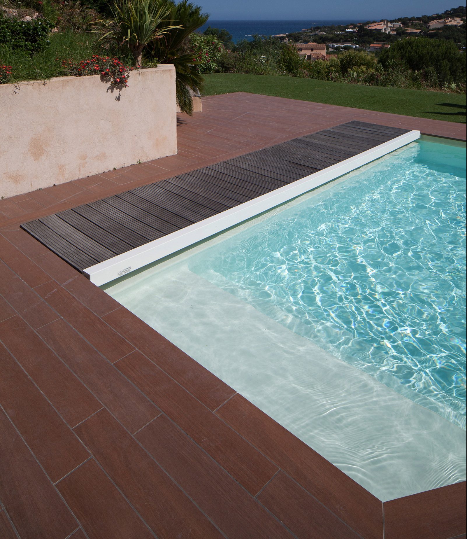 Piscine Magiline avec escalier d'angle