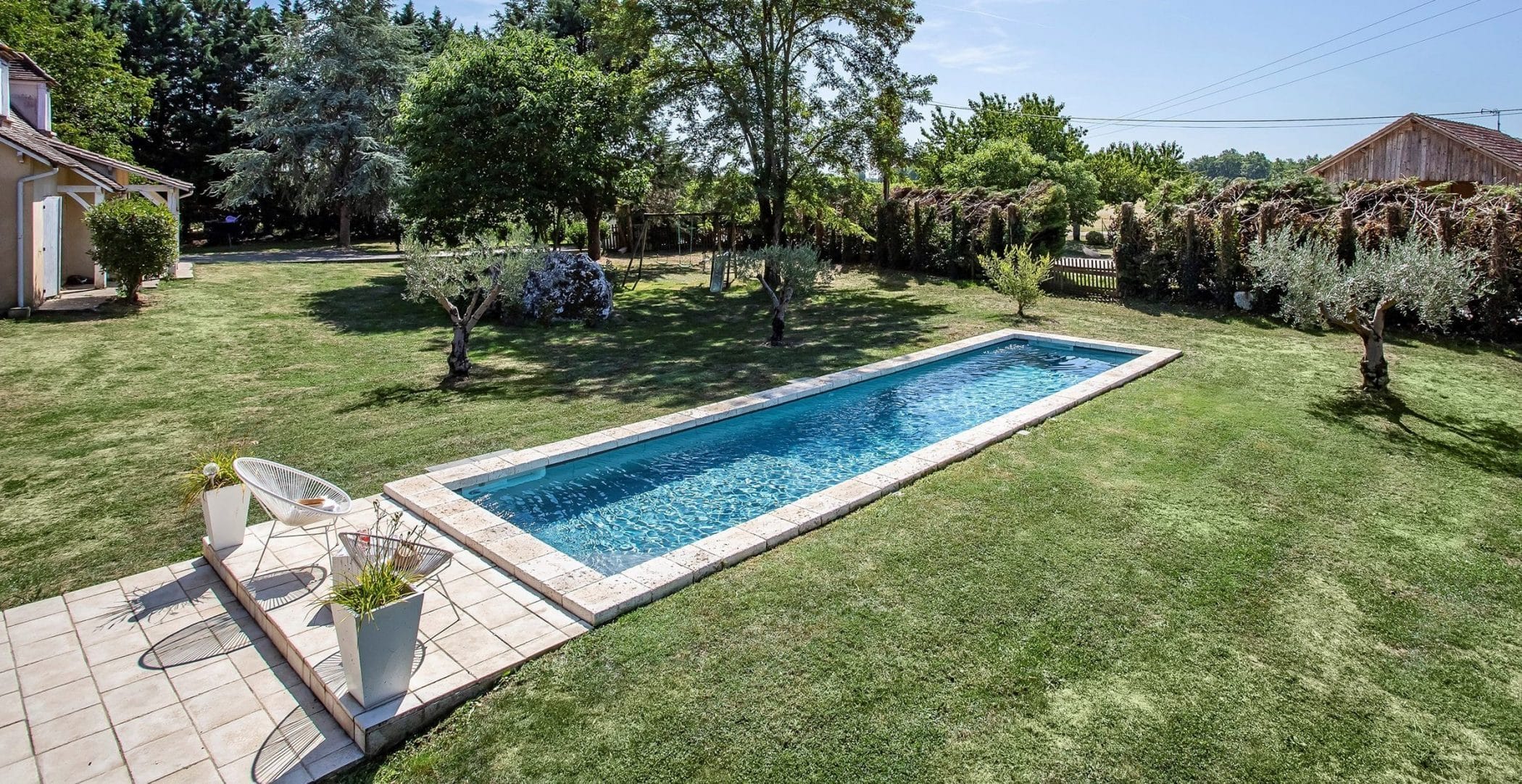 Votre Piscine Enterrée Nouvelle Génération en Béton - Magiline