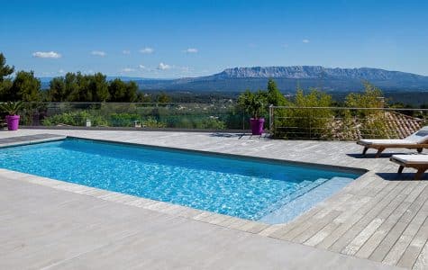 Piscine rectanglen avec volet immergé