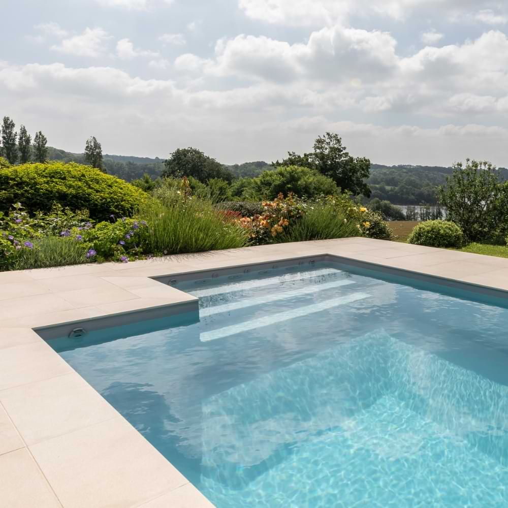 Escaliers de piscine extérieurs